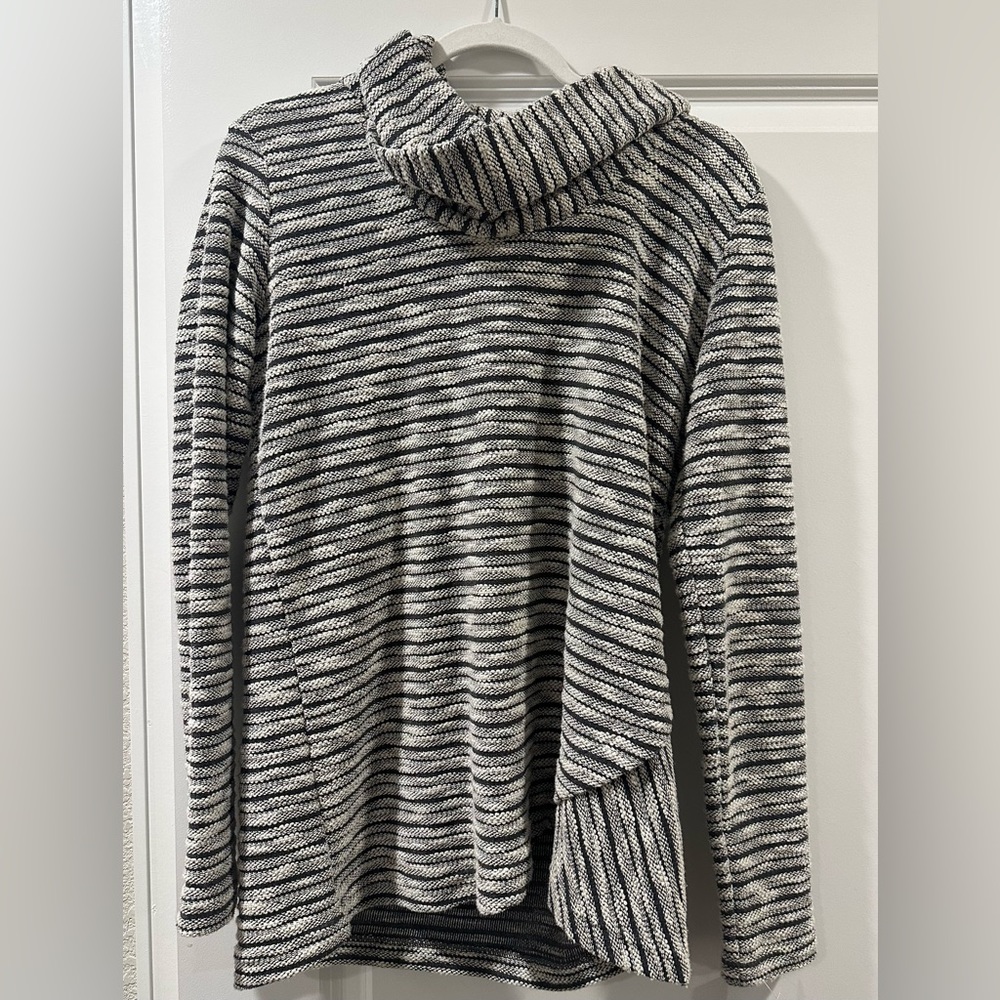 Kuhl Women's Cowl Neck Turtleneck Sweater Gray